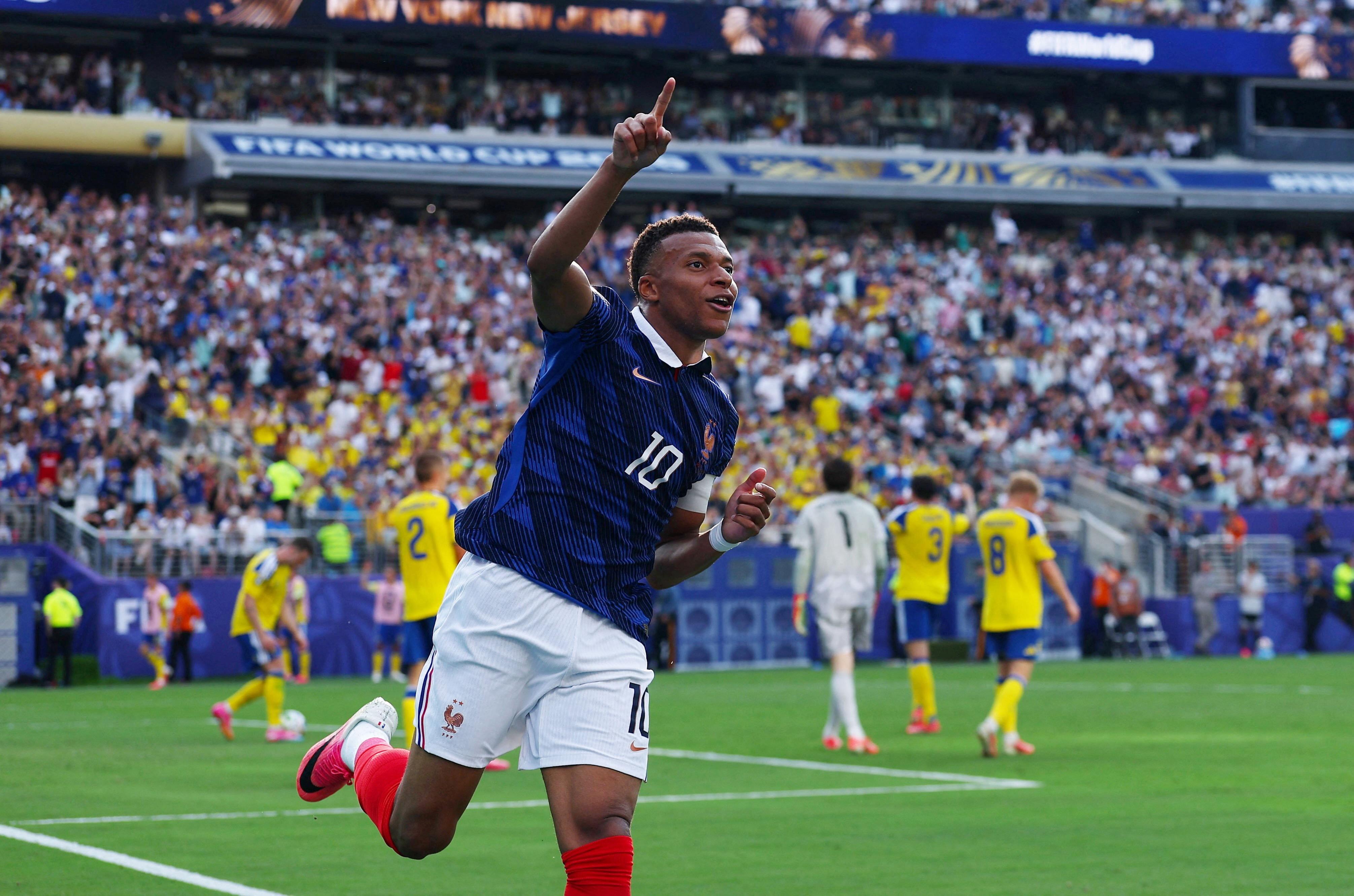 Kylian Mbappe keeps living his best World Cup as France rout Sweden