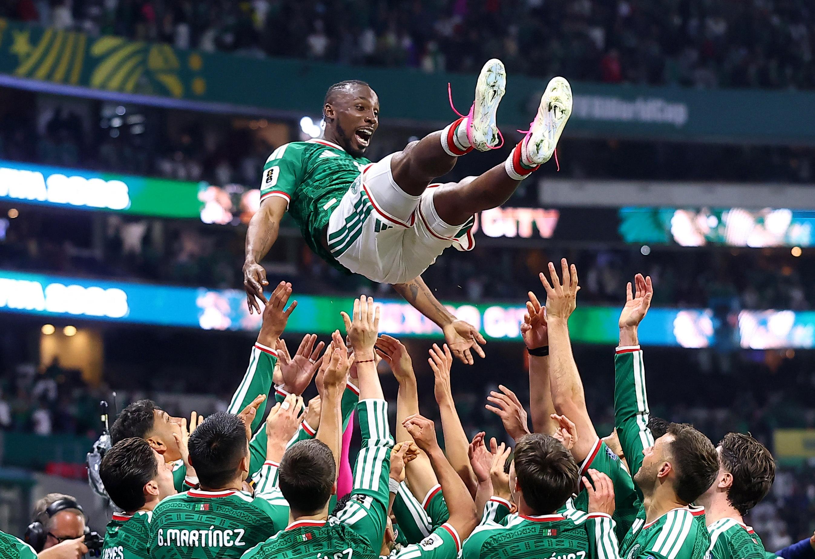 FIFA World Cup: First-half goals send Mexico to comfortable 2-0 victory over Ecuador