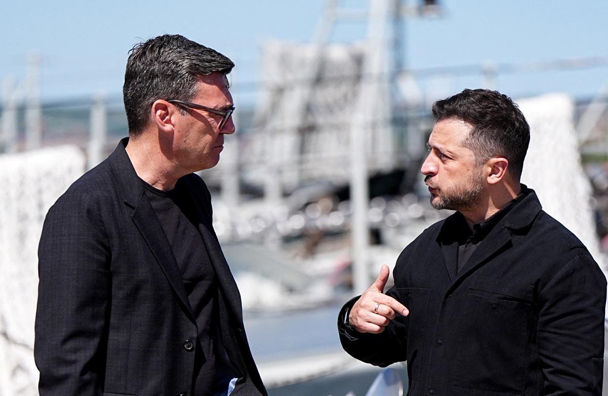 UK's new PM Burnham welcomes Zelenskiy as first foreign visitor