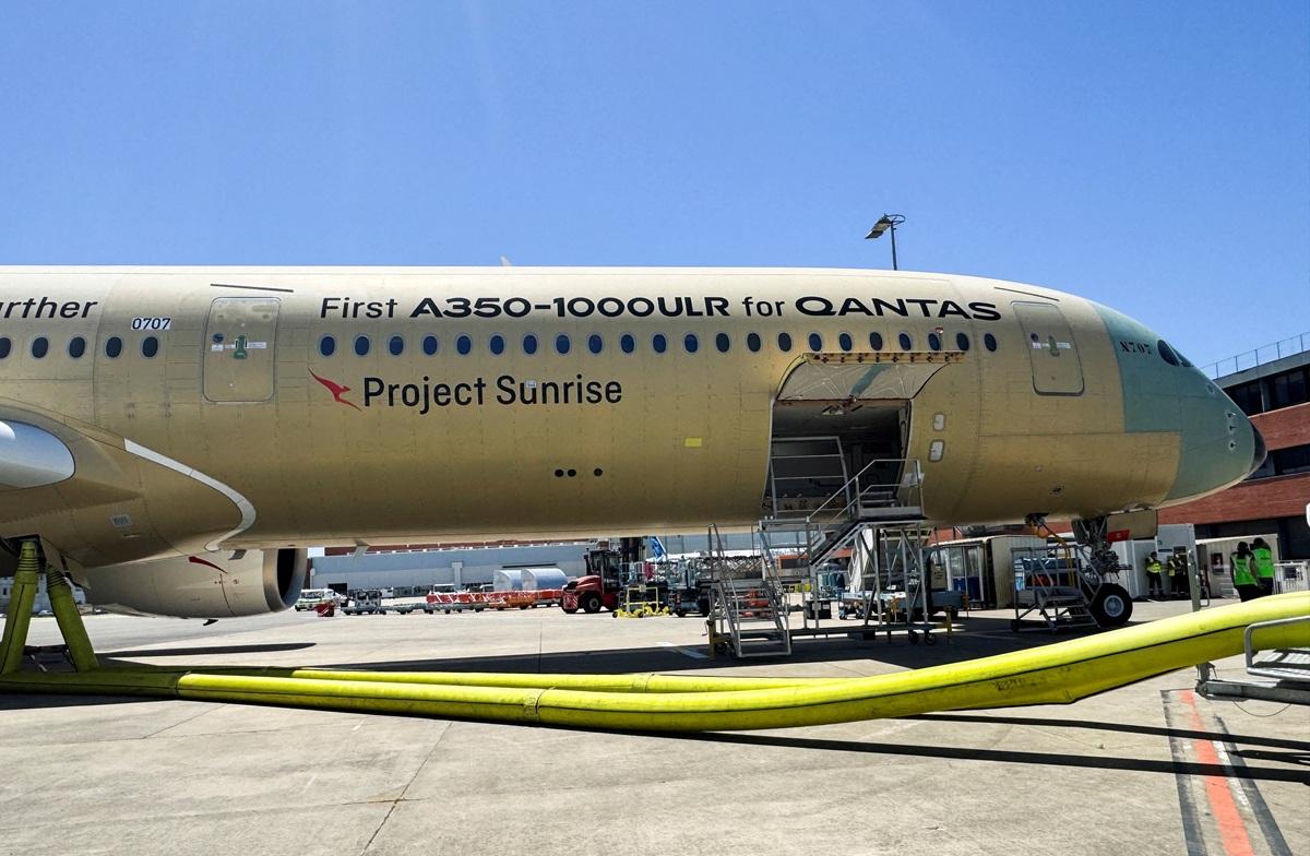 Qantas' Airbus A350 jet flies 24 hours nonstop from Australia to France