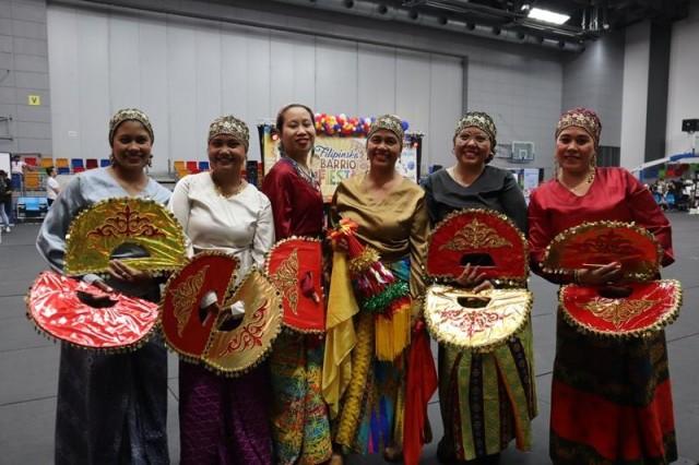 Filipino groups whose members come from different Czech cities also performed cultural dances during the festival. Photo: Andy Pe&ntilde;afuerte III