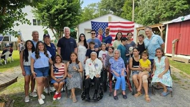 The Cabacar clan gathers to help Rey and Carolina when they moved to live with daughter Vilma_Courtesy Bing Branigin via The FilAm_20260706