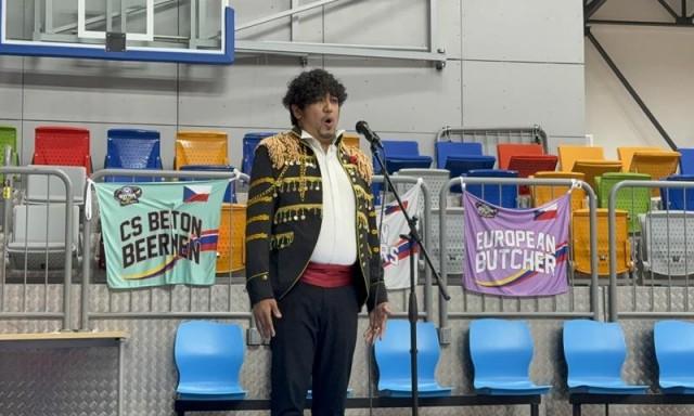 World-renowned Filipino operatic baritone Cipriano de Guzman, Jr., performed after the OWWA Cup Day 1. The Luxembourg-based artist also judged the festival's cultural talent show. Photo: Andy Peñafuerte III