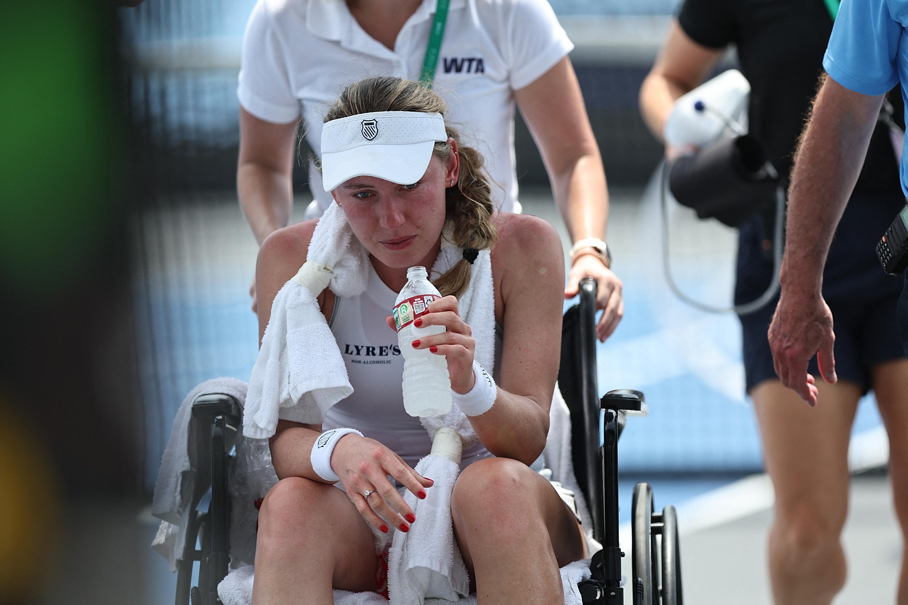 Ekaterina Alexandrova forced to retire due to heat illness in Memphis Classic first round