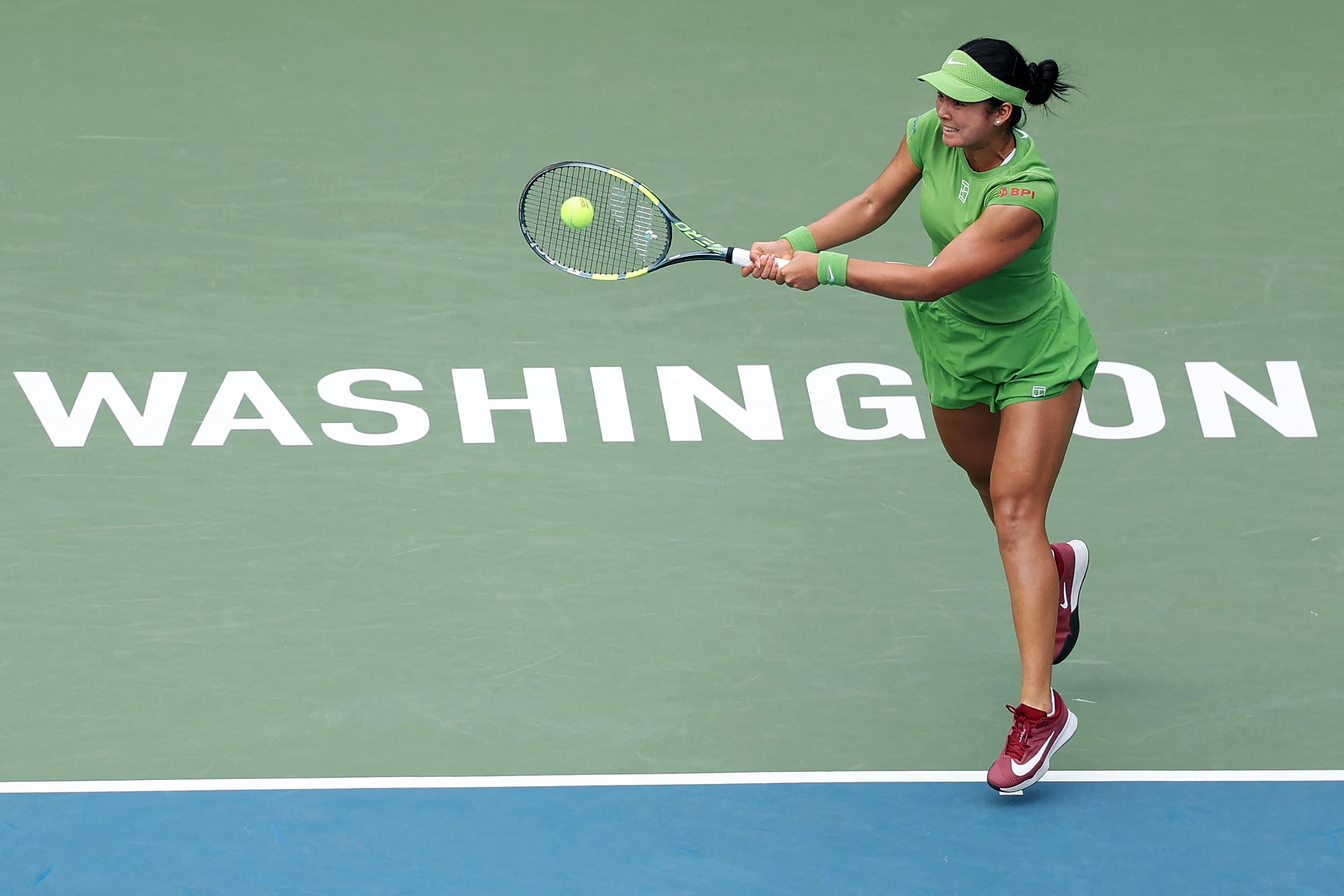 Alex Eala stuns former world No. 4 Zheng Qinwen to reach DC Open Round of 16