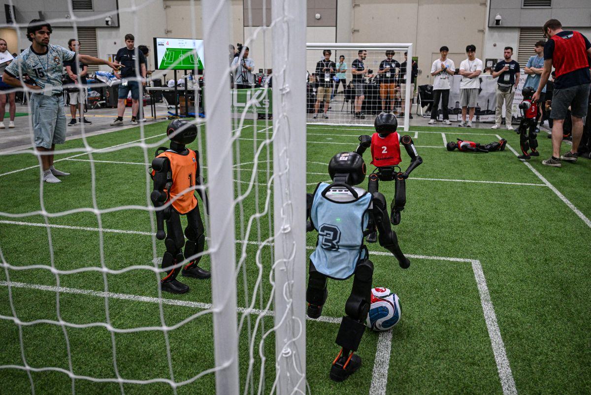 Move over, Messi! Robot footballers thrill crowds in South Korea