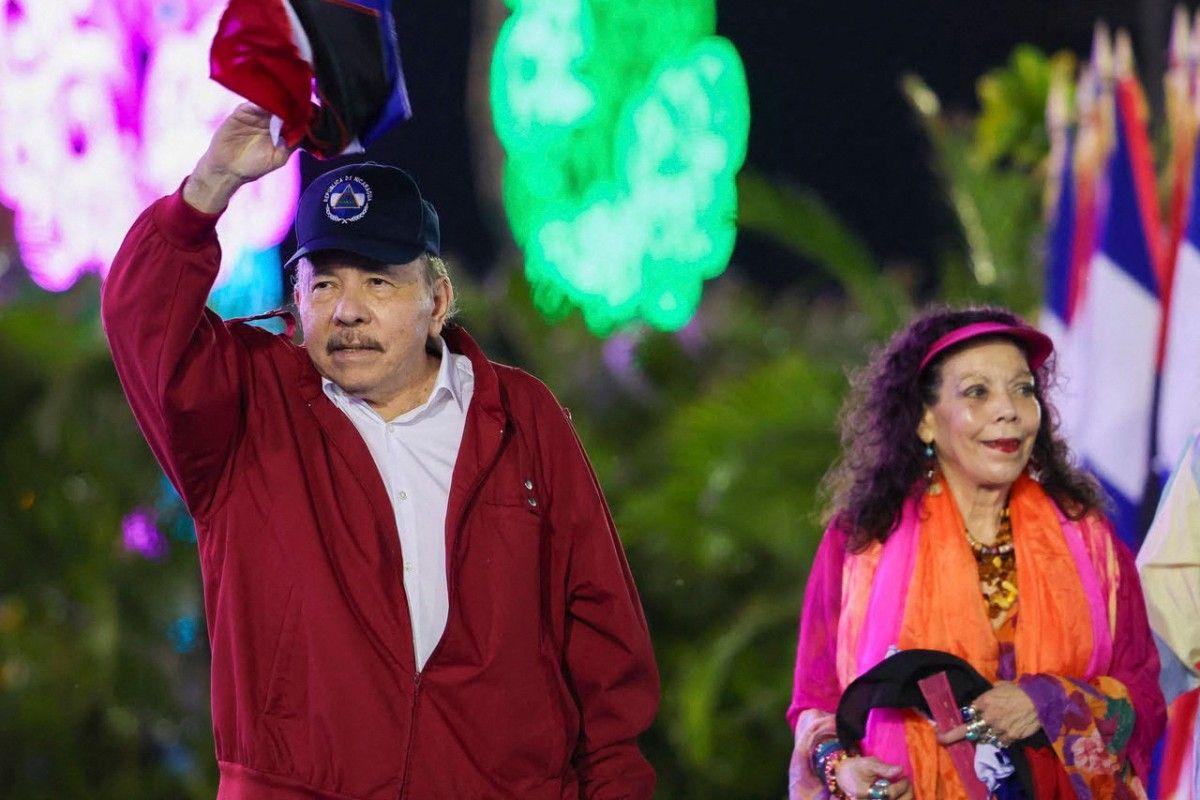 Nicaragua President Daniel Ortega with wife and co-President Rosario Murillo