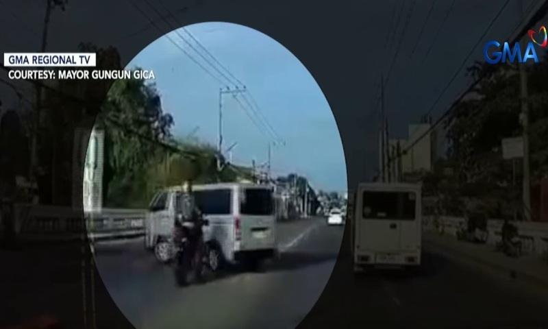 Motorcycle-riding Dumanjug, Cebu mayor counterflowed, hits van in Minglanilla