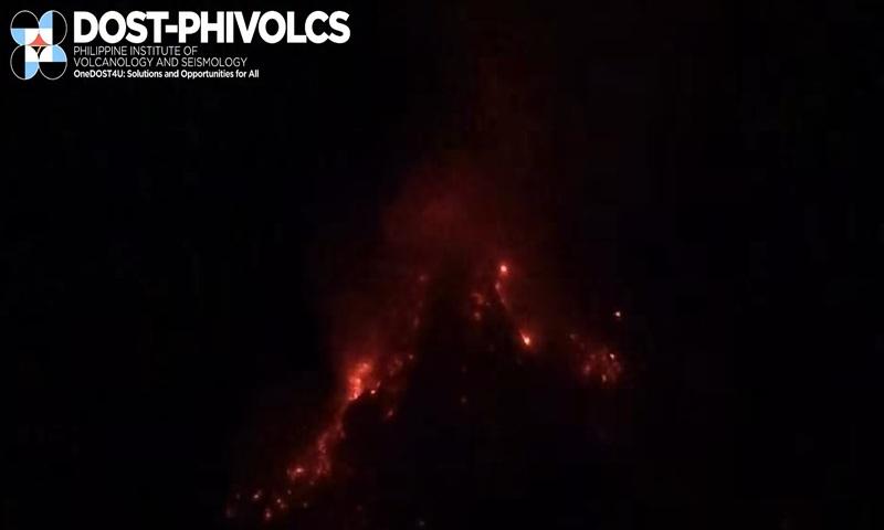 Lava flow observed at Mayon Volcano summit crater on 191st consecutive day -- PHIVOLCS