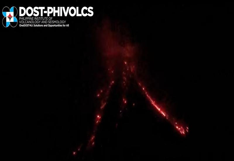 PHIVOLCS: Lava flow, moderate explosive volcanic eruption observed from Mayon Volcano