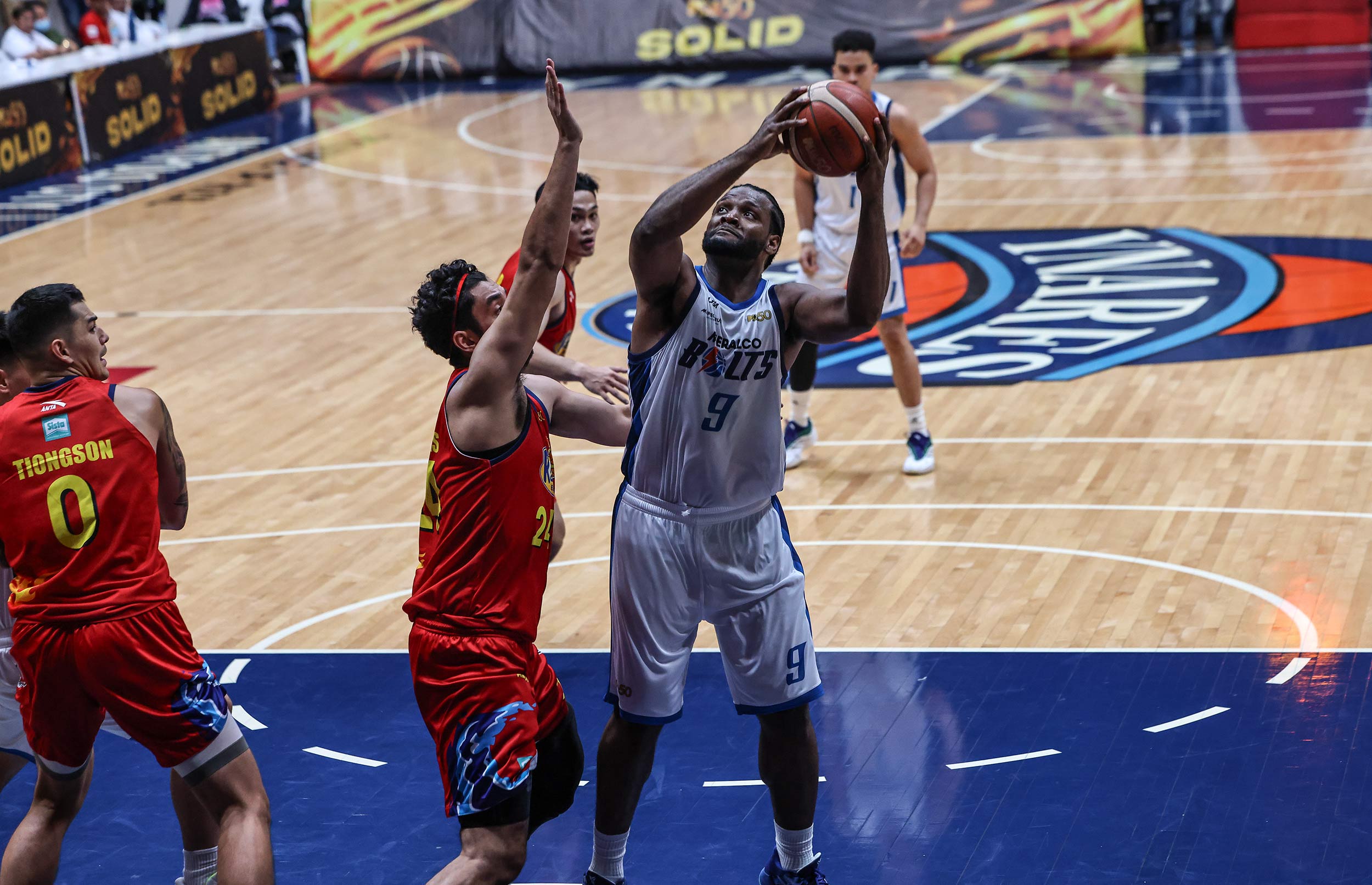 PBA: Meralco parades new import to sink Rain or Shine to 0-2 start