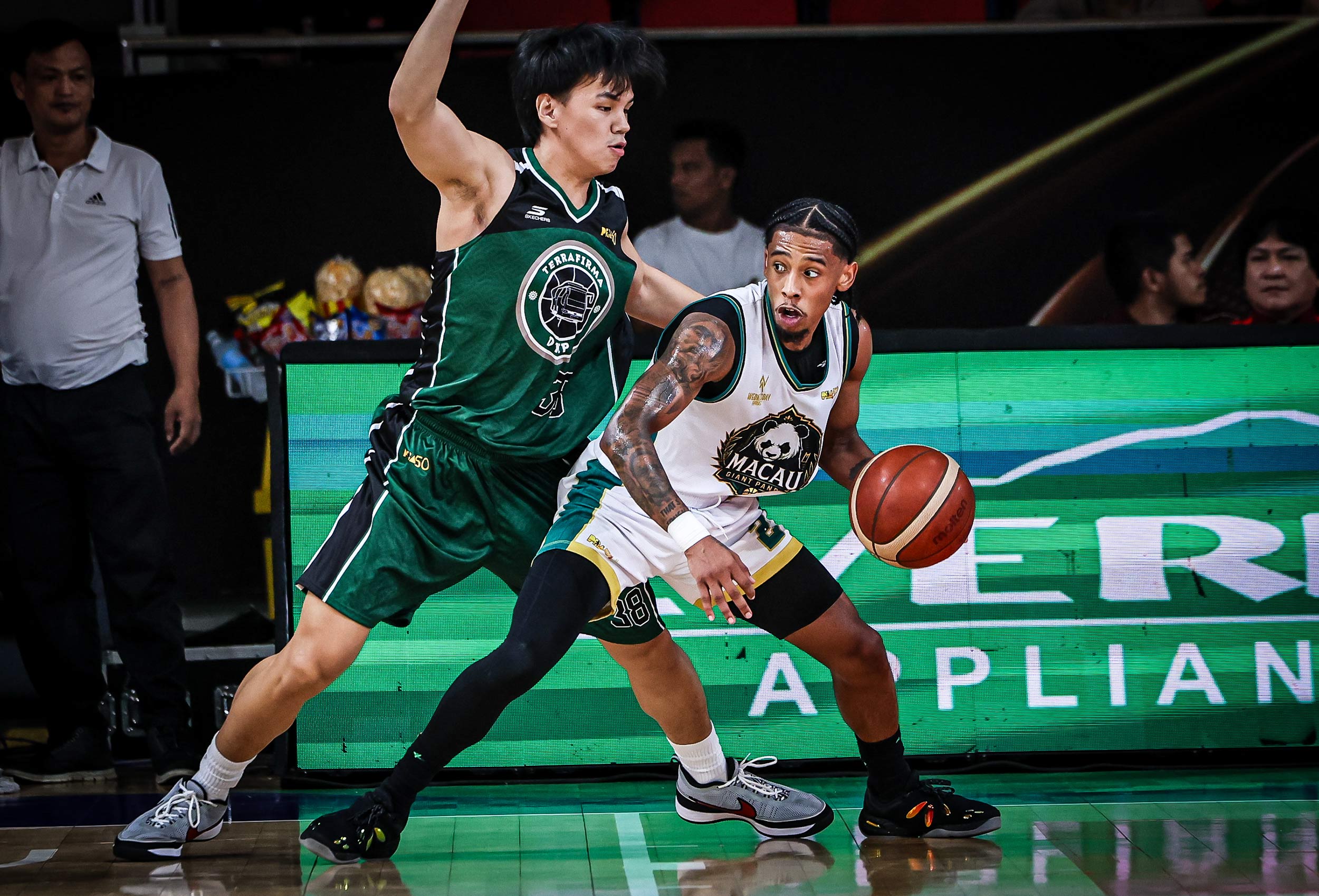 PBA: Chongqui, Perry lead way as surging Macau escapes Terrafirma 