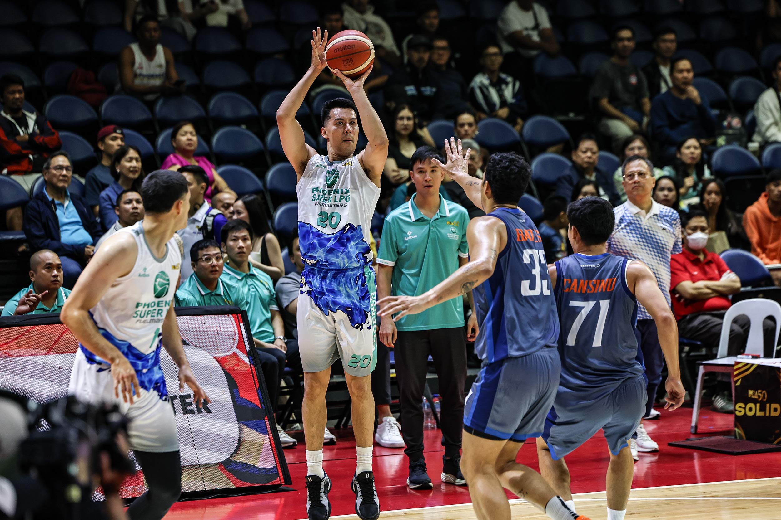 PBA: Phoenix barely escapes all-Filipino Meralco to remain spotless