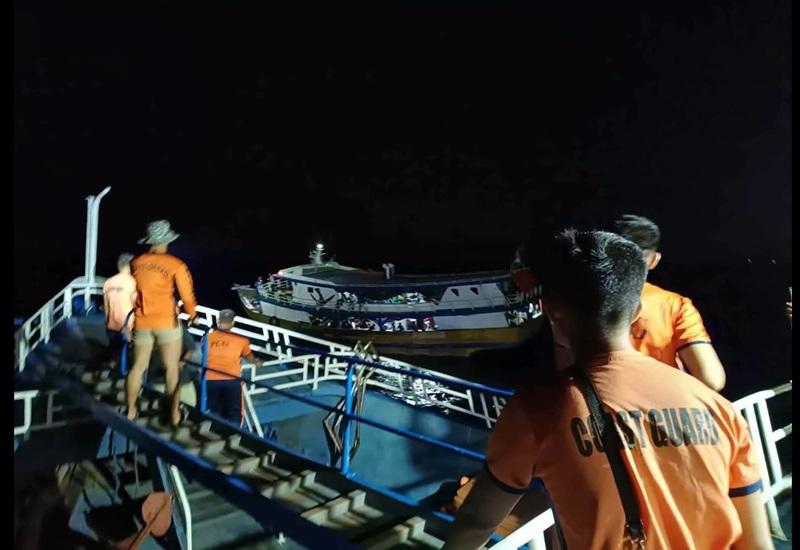 62 persons rescued after motorboat encountered engine trouble off Tawi-Tawi, says PCG