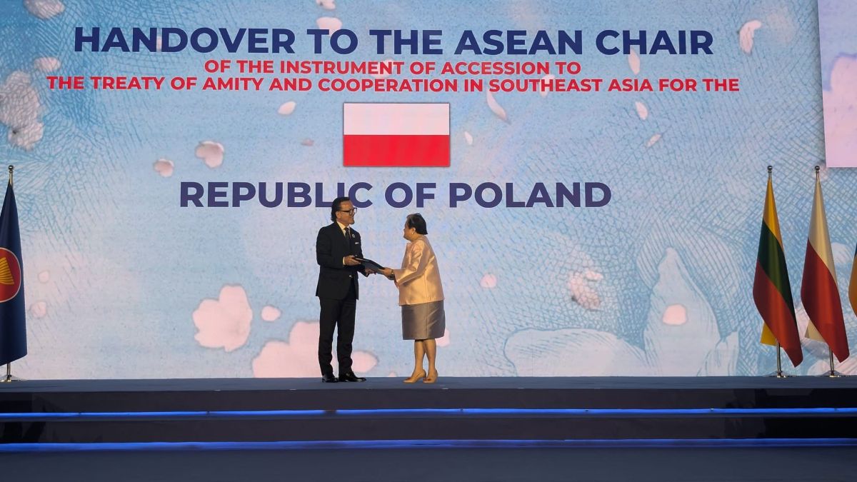 Poland Minister of State Assets Wojciech Balczun and Philippine Foreign Affairs Secretary Ma. Theresa Lazaro