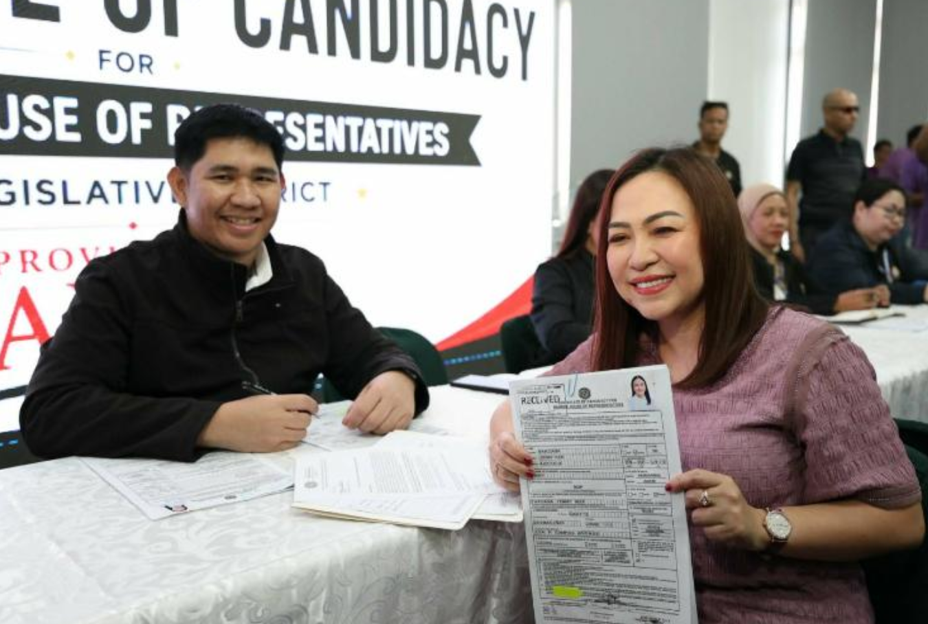 Kiko Barzaga's mother Jenny files candidacy for Dasmariñas representative