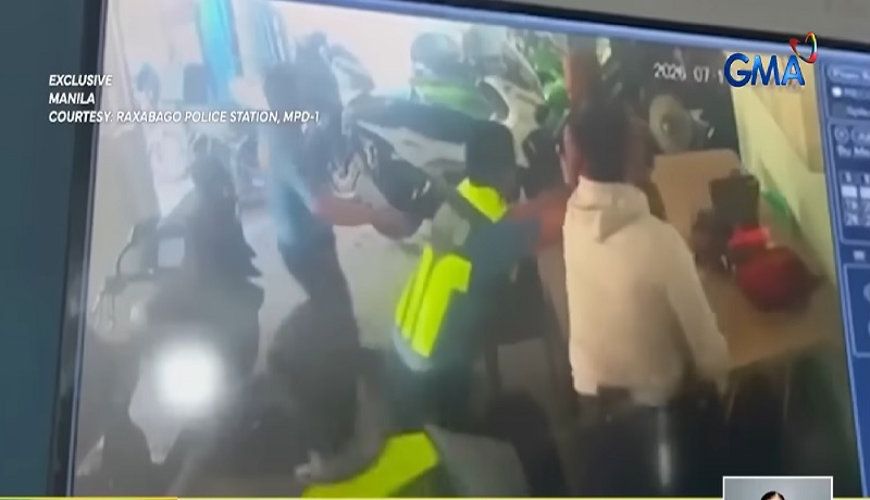 Pulis, naputulan ng daliri matapos hatawin ng tubo ng isang lalaki sa loob ng presinto sa Maynila