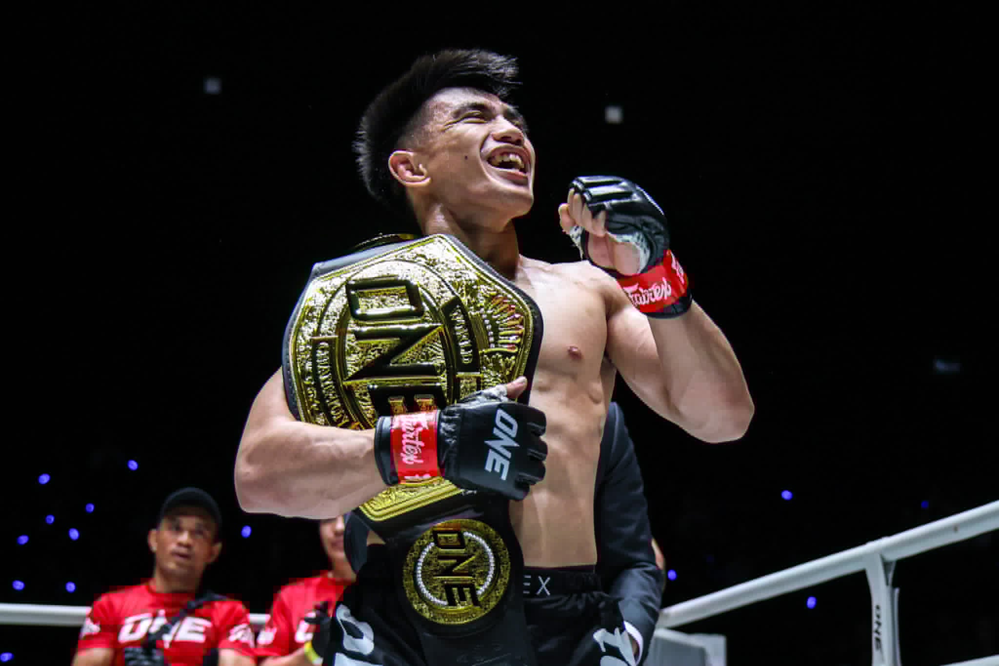 Joshua Pacio submits Mansur Malachiev, retains strawweight gold at ONE: The Inner Circle 21
