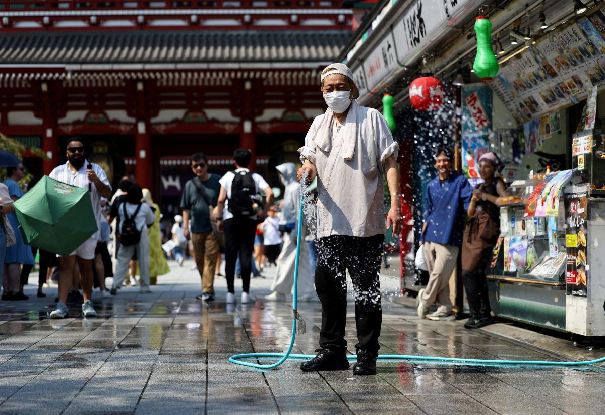 Japan sizzles in first 'brutally hot' days of 2026