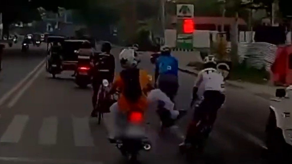 Drunk motorcycle rider kicks 2 cyclists in Rizal road rage incident