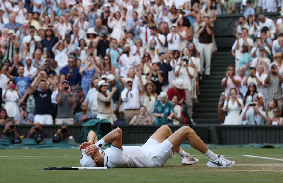 Jannik Sinner of Italy defeats Alexander Zverev