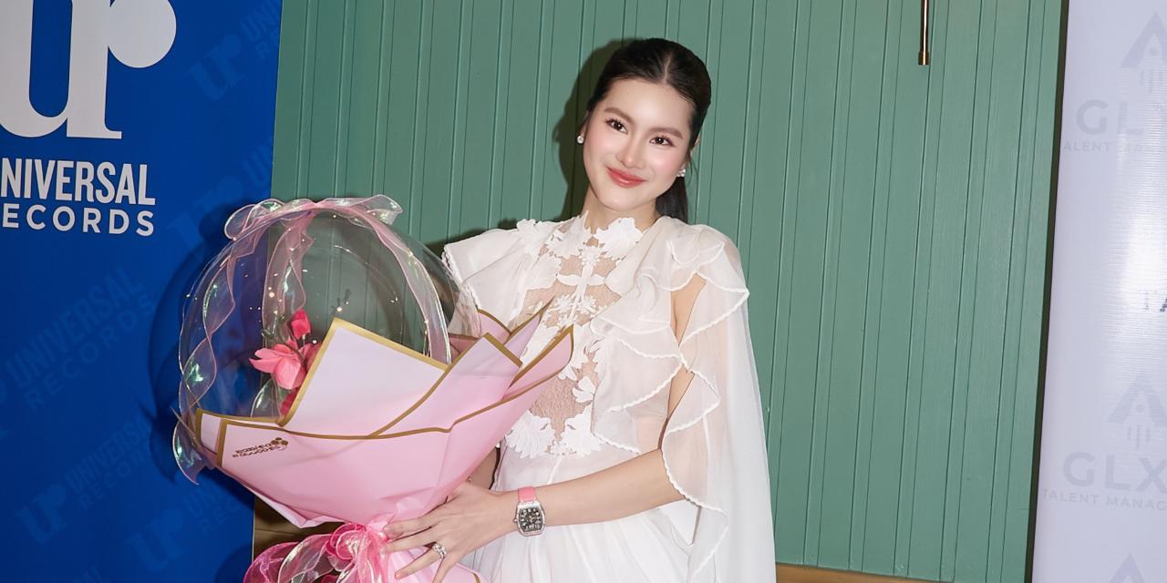 Thai internet star Aon Somrutai signs with GLXY Talent Management, Universal Records Philippines
