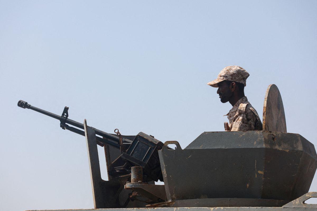 Iran-linked conflict spreads to Red Sea and Caspian as U.S. pauses strikes