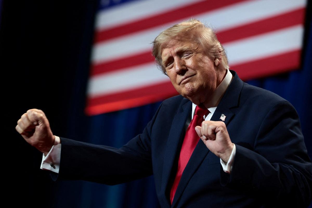 Trump's Iran dilemma: He's stuck in war with no exit in sight