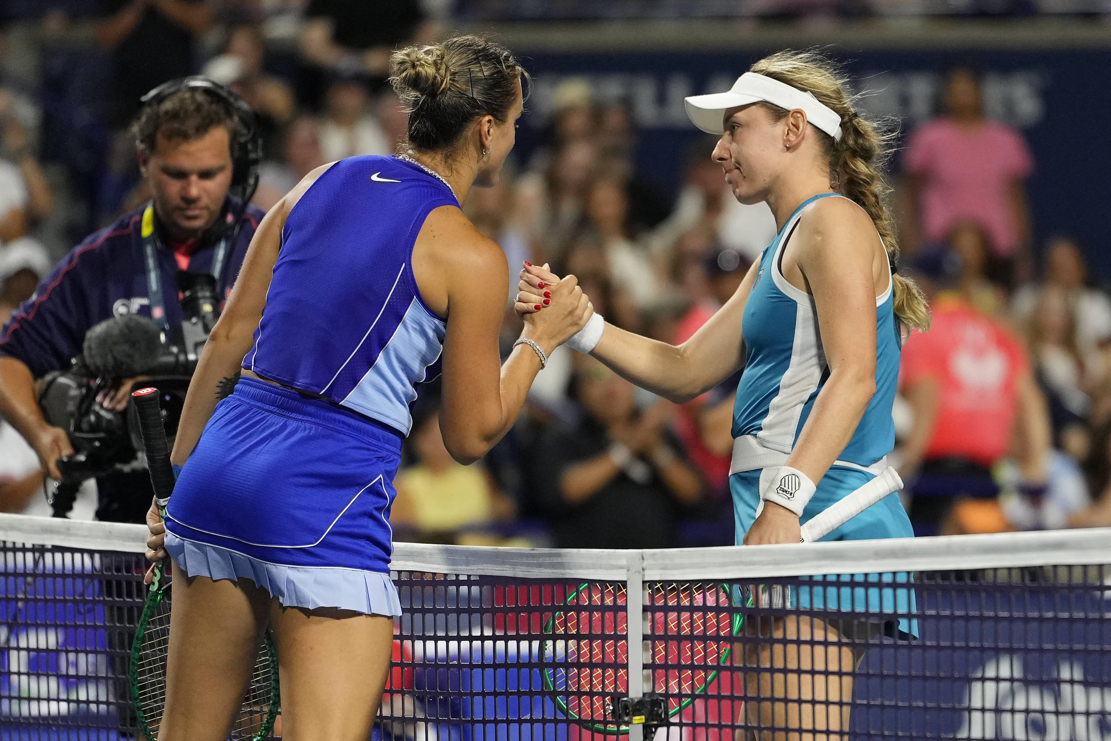 Ekaterina Alexandrova upsets No. 1 Aryna Sabalenka in Toronto