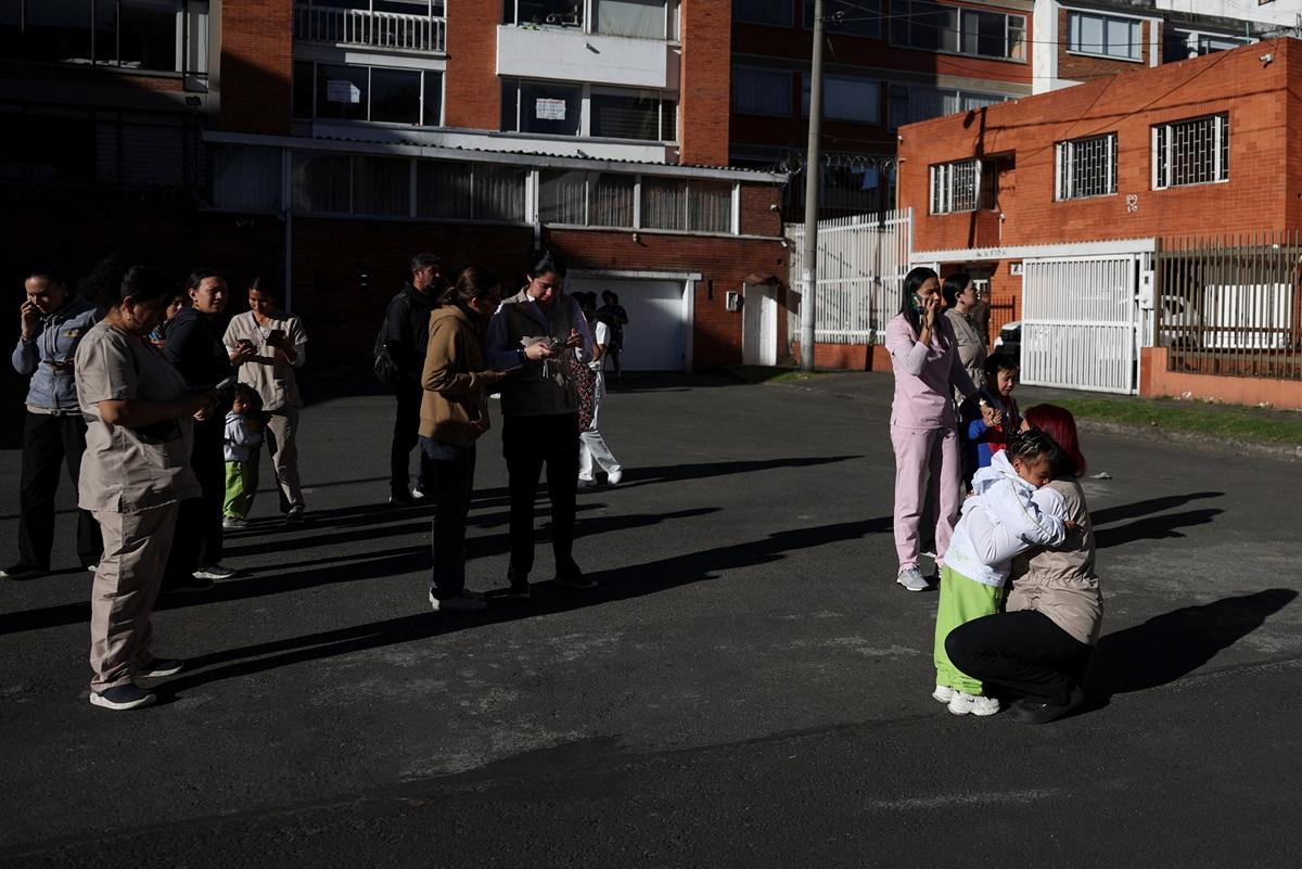 Earthquake on Pacific coast shakes Colombian capital; no tsunami warning, says US monitor