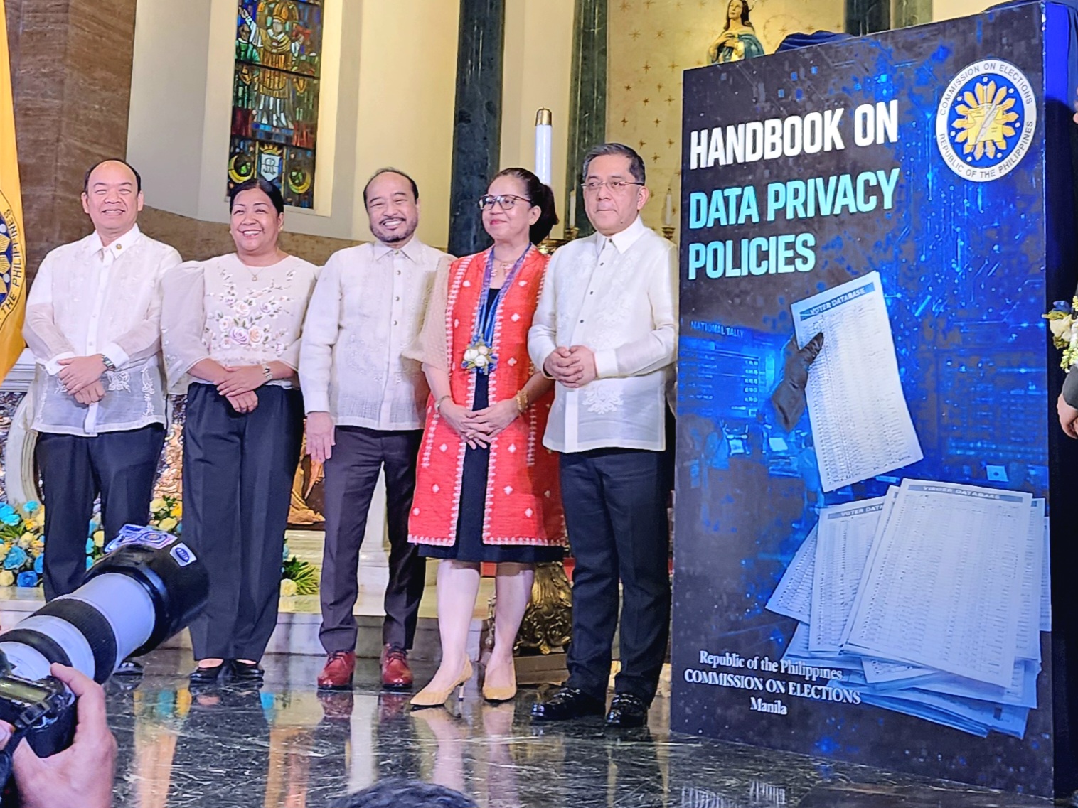 Comelec launches data privacy handbook