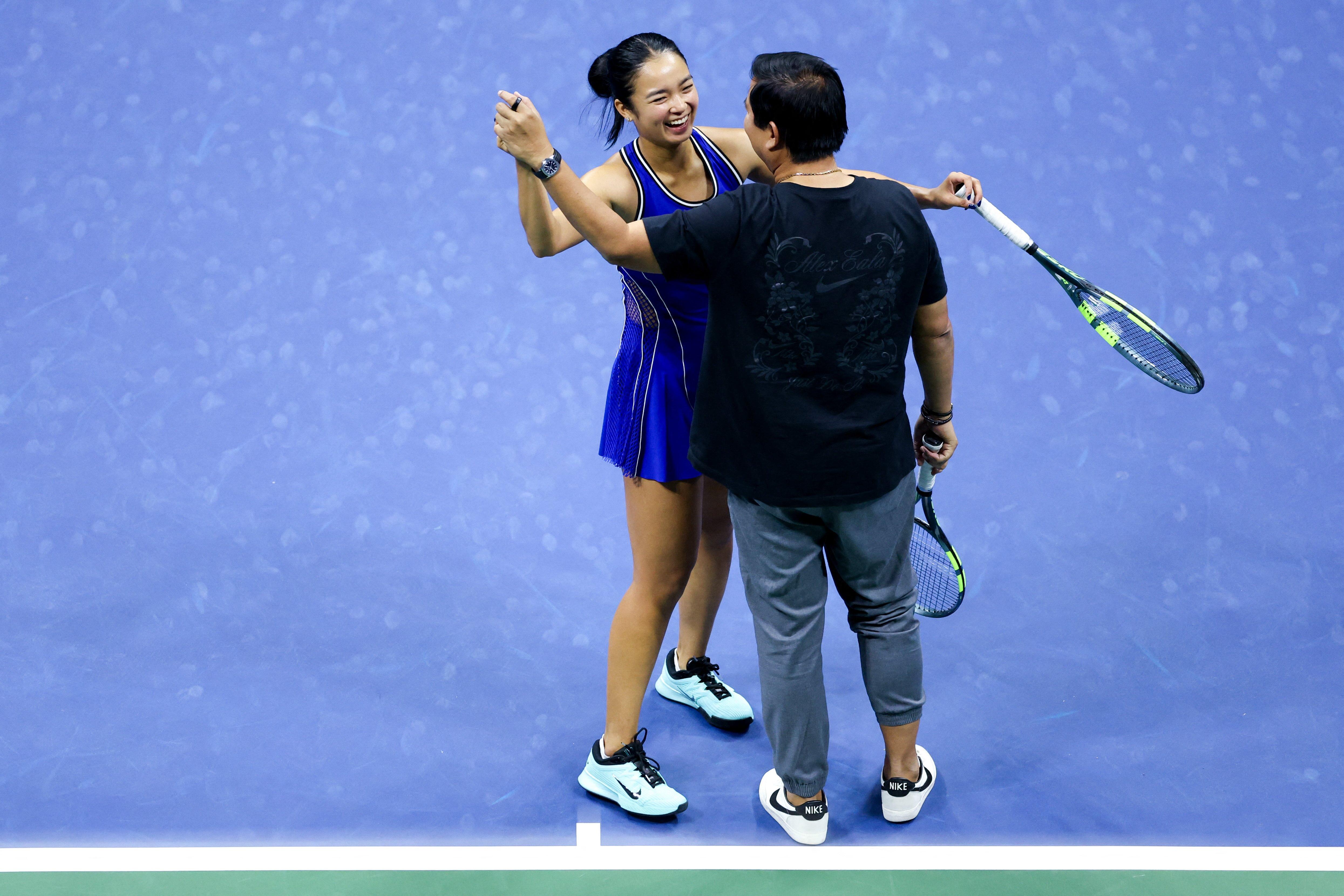 Alex Eala’s dad Mike takes part in fun moment at US Open exhibition match