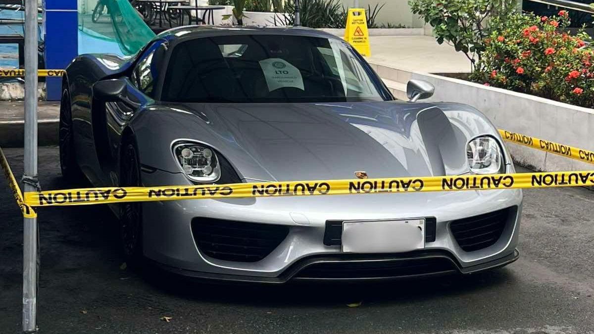 Derek Ramsay surrenders supercar with alleged fake plate to LTO 