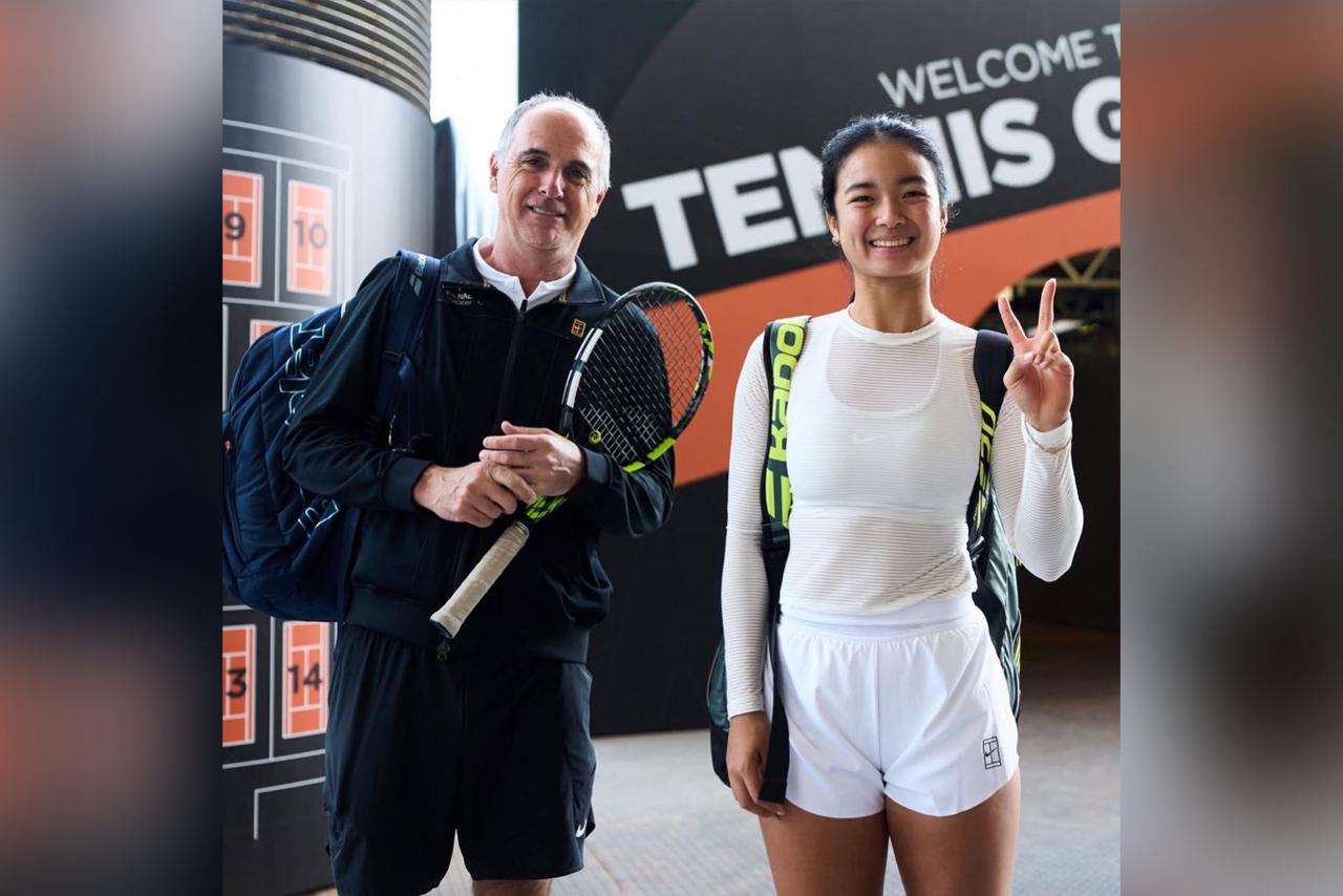 Alex Eala and coach Joan Bosch