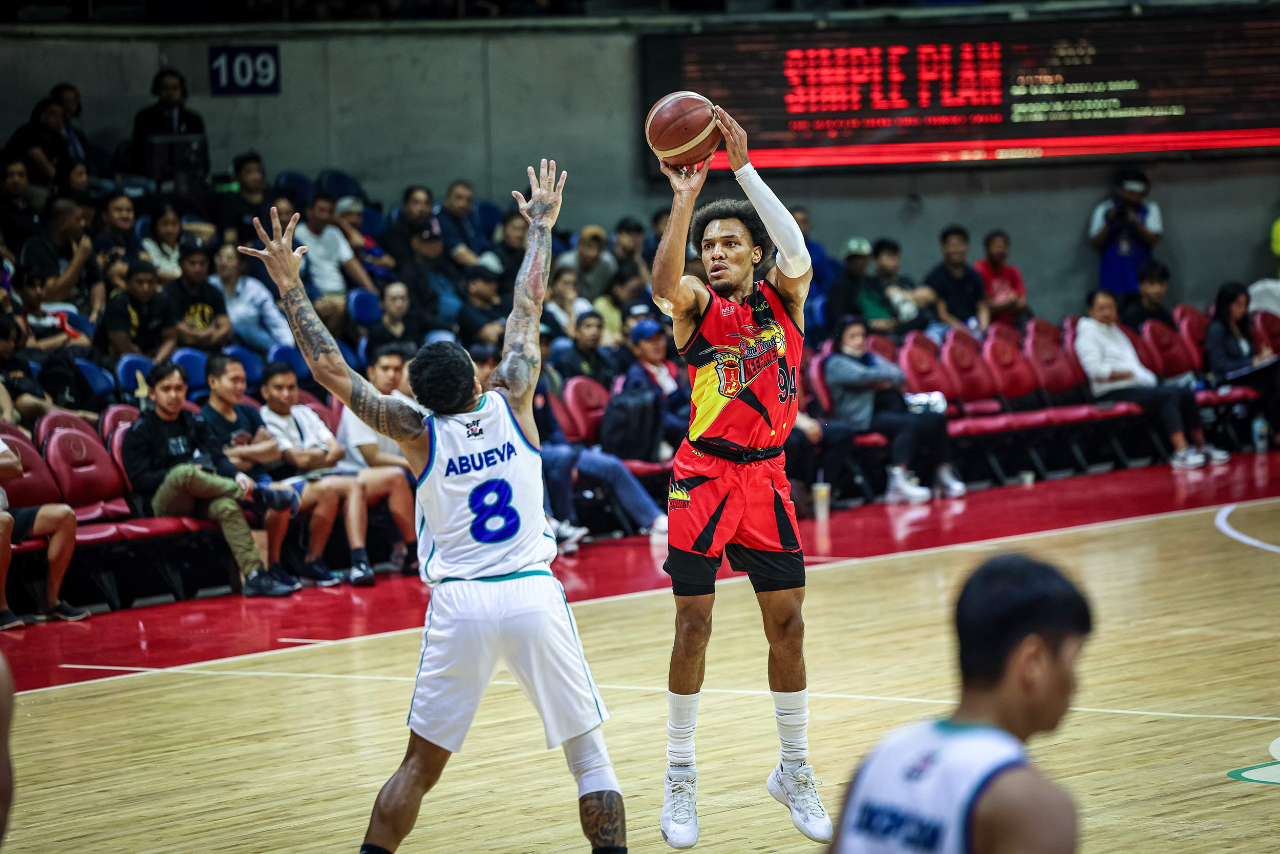 PBA: George King erupts for 46 points as San Miguel repeats over Converge 