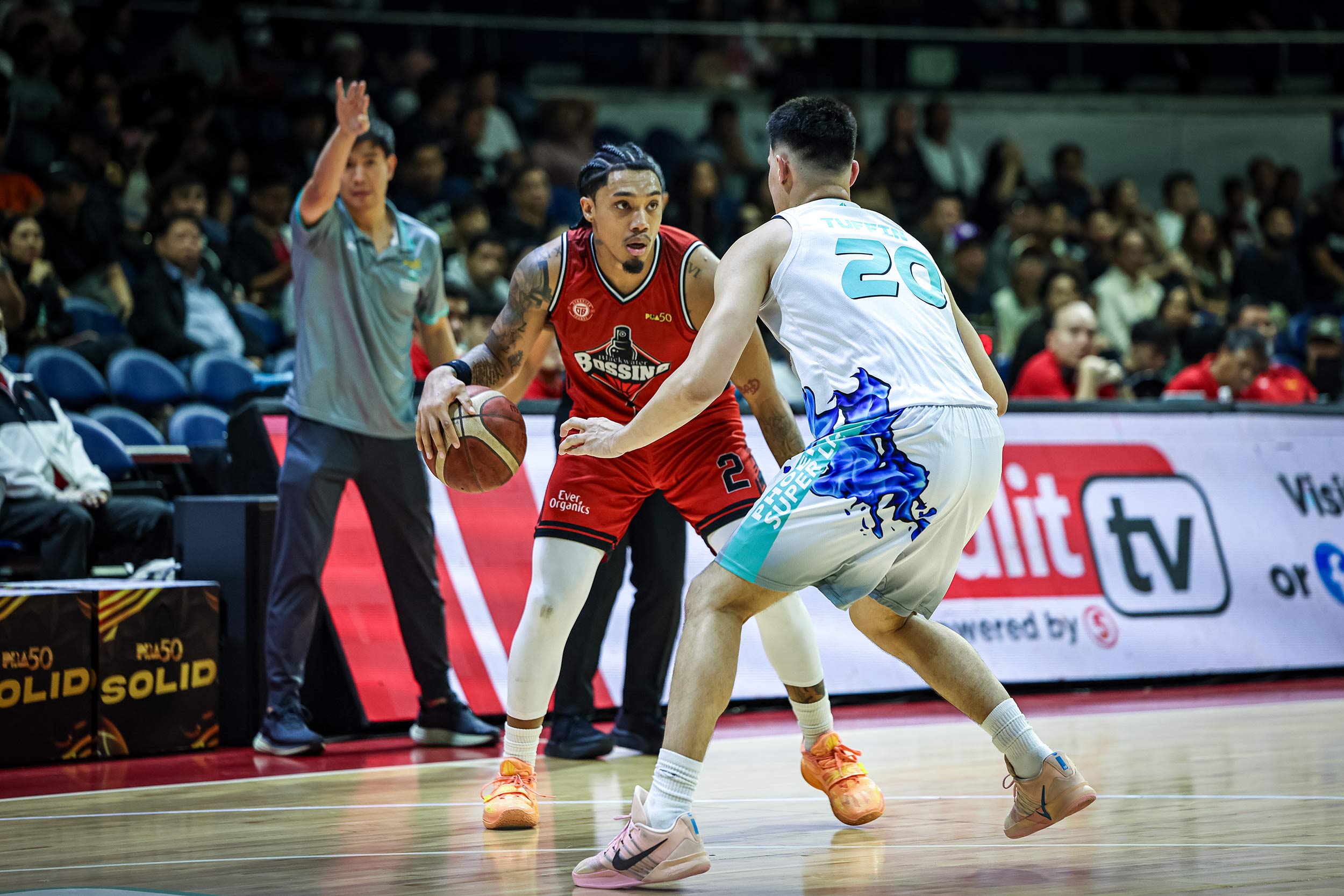PBA: Blackwater stuns Phoenix behind fourth-quarter storm 