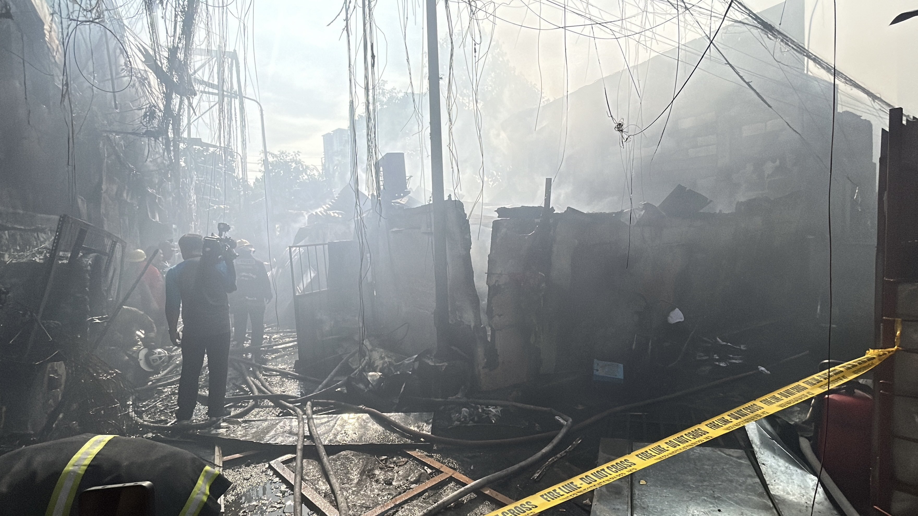 4 missing, 4 injured in Pasay City residential area fire