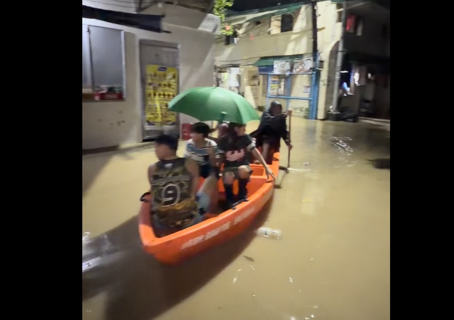 Bagong Silangan, QC flooded as Marikina River rises