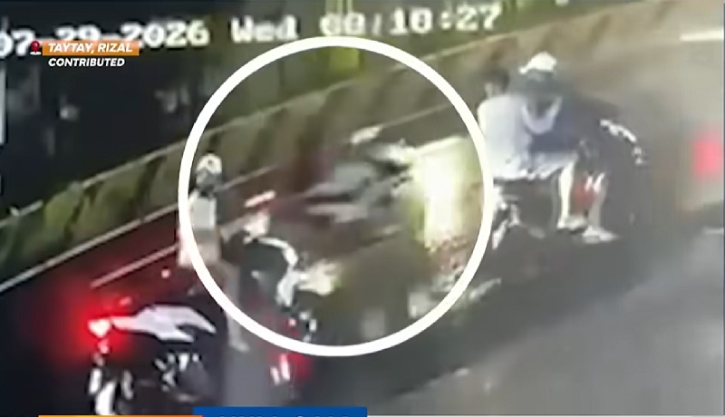 Magkasintahan na tumigil para palipasin ang ulan, hinoldap ng 4 na lalaki; motorsiklo nila, tinangay