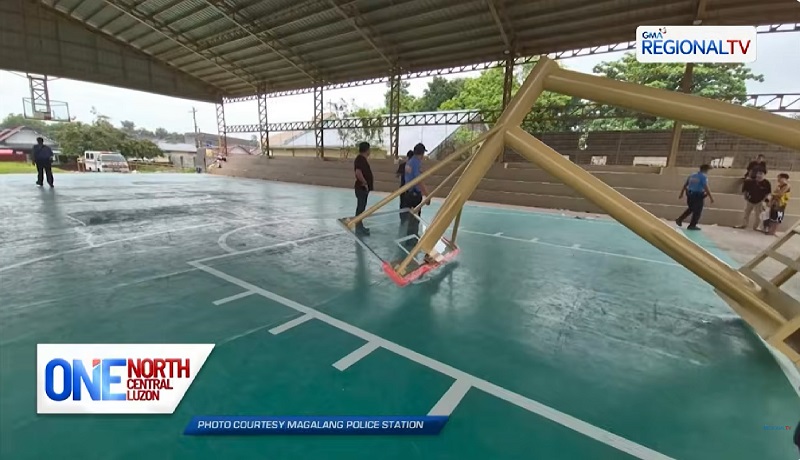 Binatilyong nakalambitin sa ring, nasawi matapos mabagsakan ng basketball goal sa Pampanga