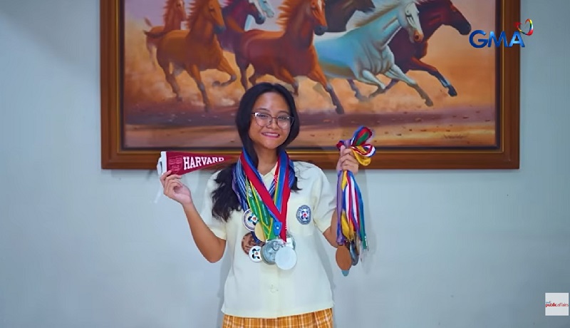 Estudyanteng laki sa lola, nakapasa at nakakuha ng full scholarship sa Harvard University