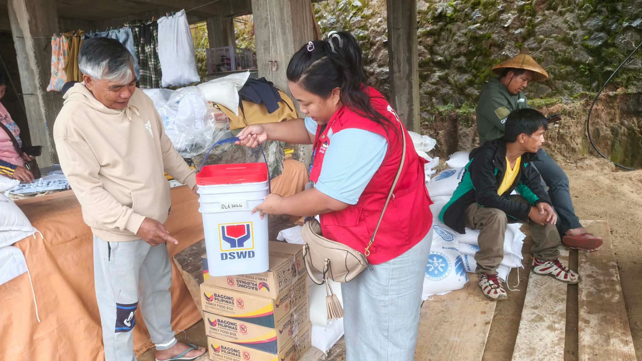 DSWD gives financial aid to Maymay, Habagat victims in Benguet, Rizal