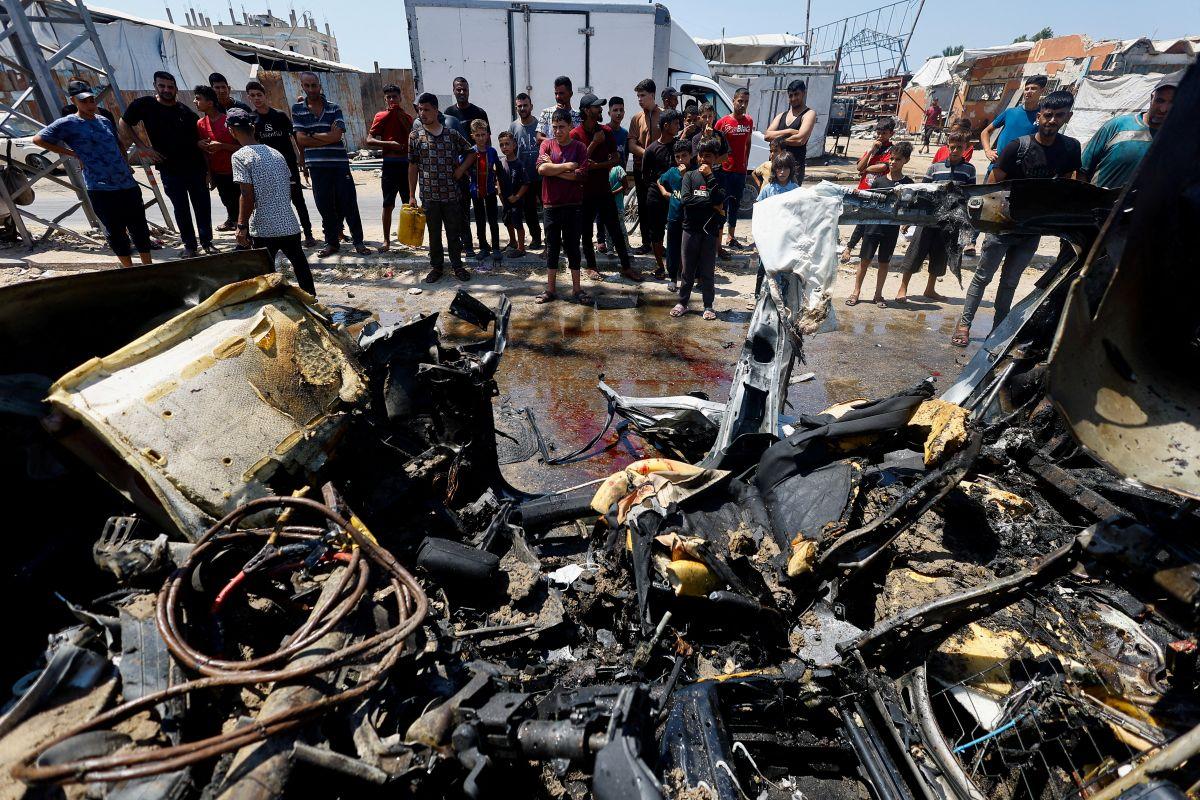 Israeli air strike on central Gaza Strip 