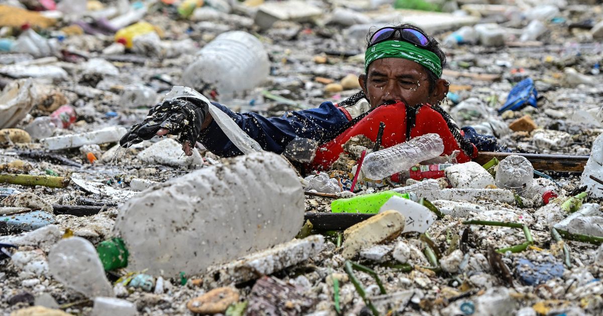 sea of garbage baclaran estero paranaque