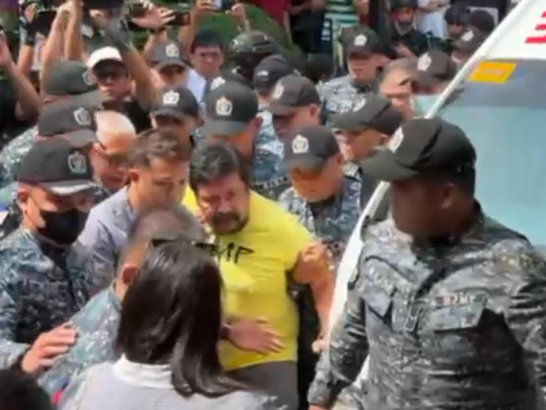Jinggoy Estrada arrives at Cardinal Santos hospital for knee X-ray amid detention