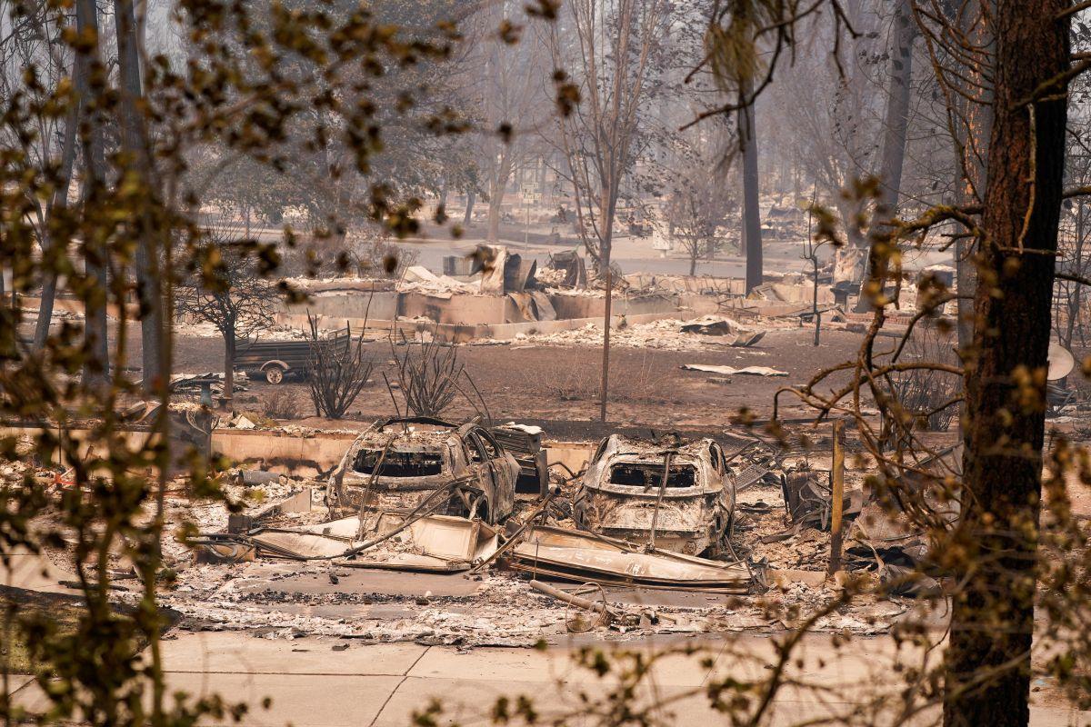 More than 700 buildings razed in Washington wildfires