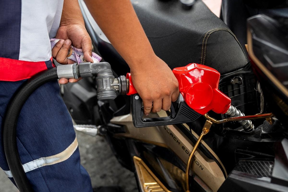 Gasoline pump prices up by over P4/liter Tuesday; diesel by P7.80