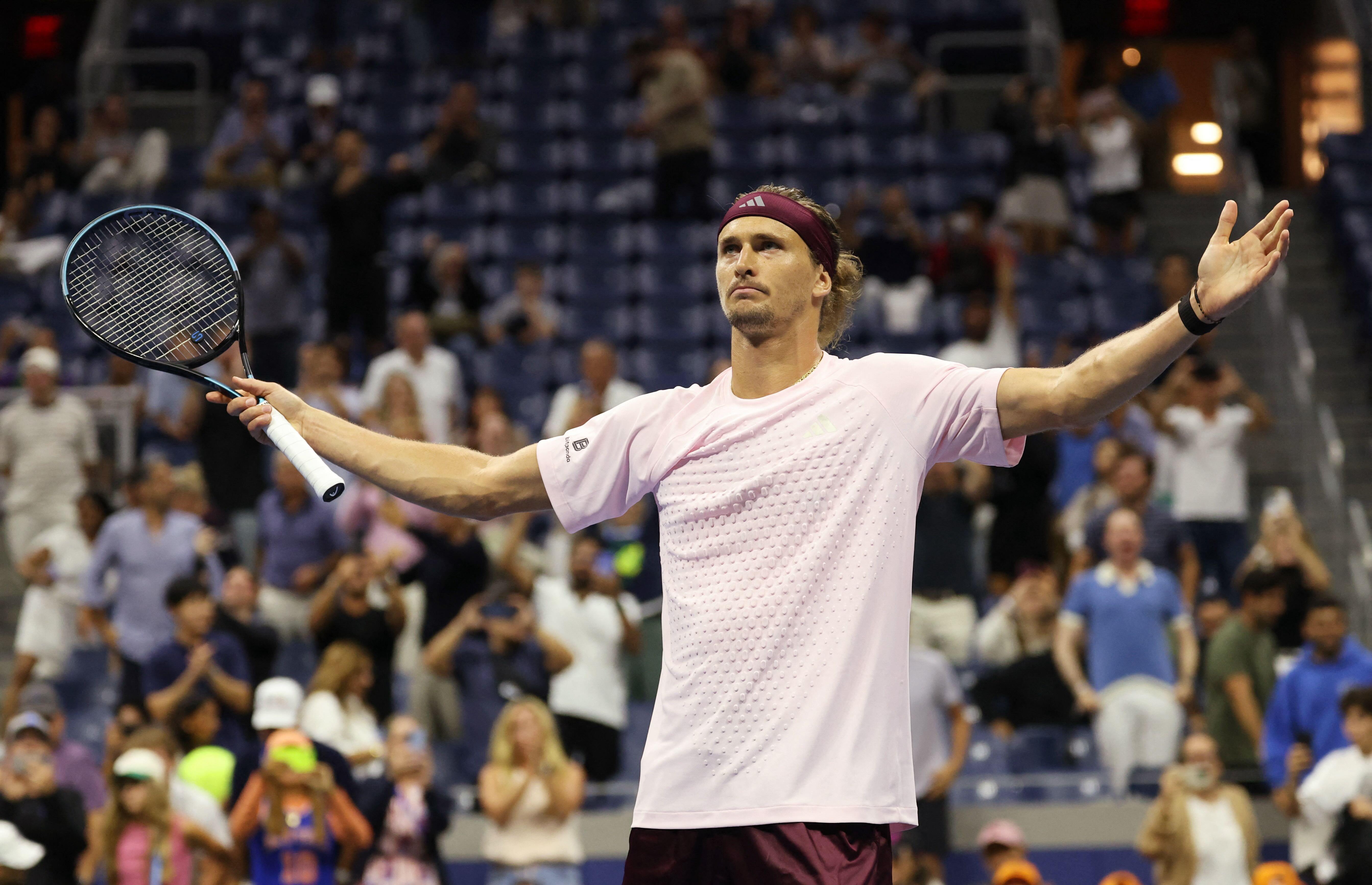 Zverev soaks up pressure to advance, rain plays spoilsport at US Open