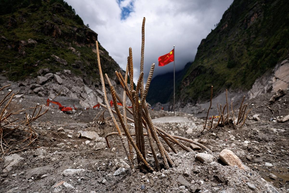At flood-destroyed China-Nepal border, no sign of a once-busy port 