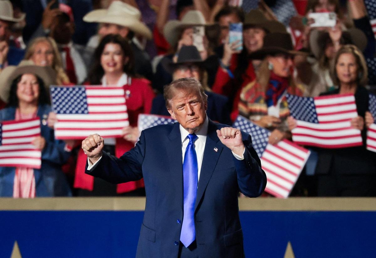 Trump touts $5,000 payout to voters if Republicans win